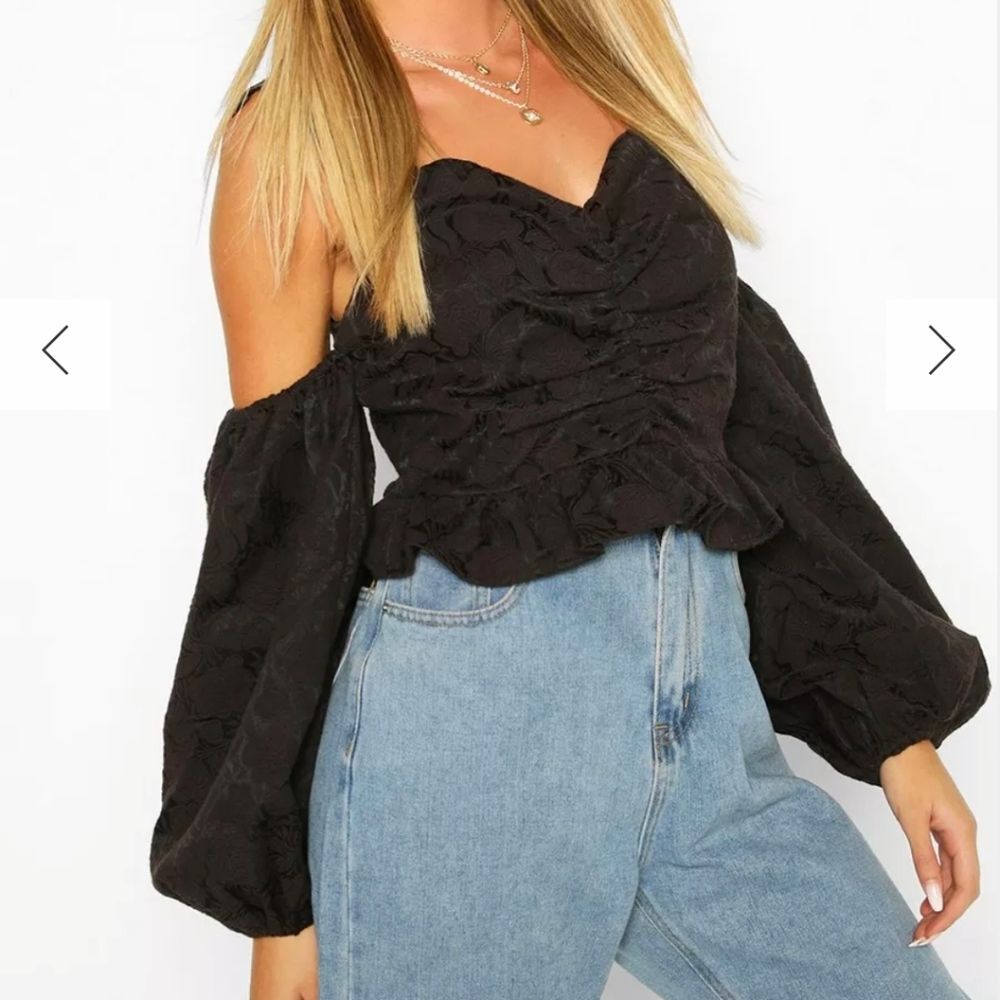 Jacquard Cold Shoulder Puff Sleeve Top - 4 - Picture 2 of 8